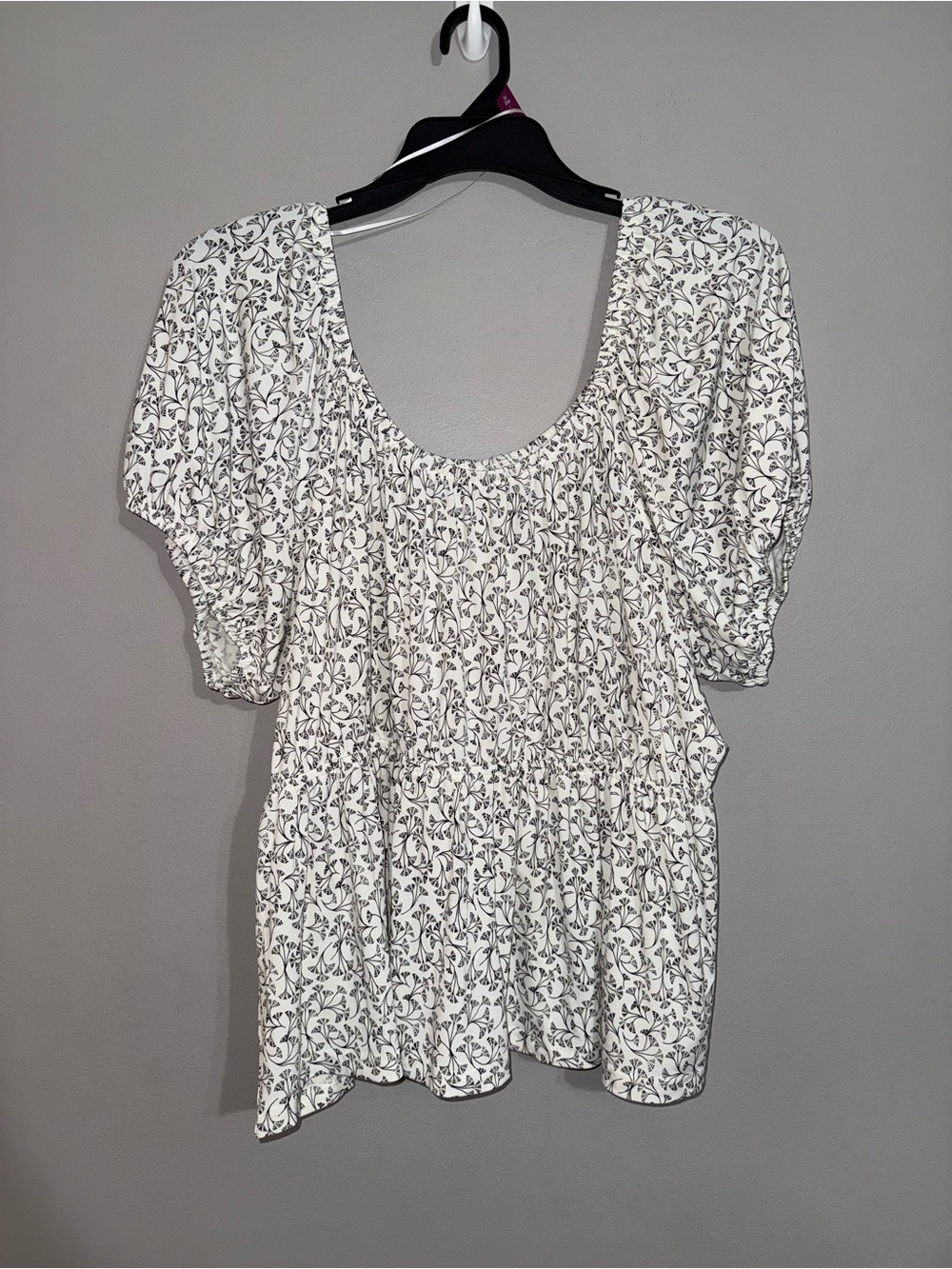Terra & Sky Women's Ivory Black Floral Puff Sleeve Peplum Top 2X